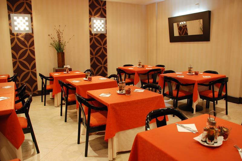 Hotel Villa De Barajas Madrid Restaurant photo